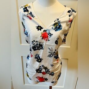 Banana Republic V Neck Floral Blouse- Size XL